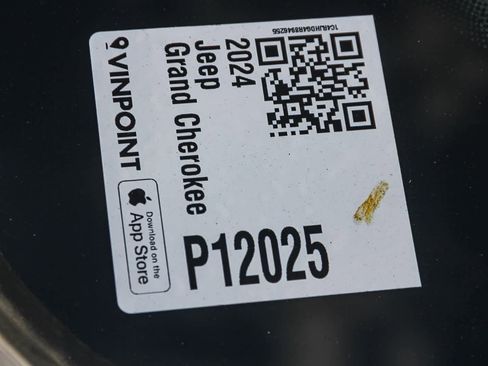 Used 2024 Jeep Grand Cherokee Overland w/ Trailer Tow Package image 28