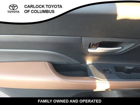 Used 2024 Toyota Grand Highlander AWD image 16