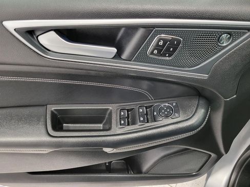 Used 2024 Ford Edge Titanium image 25