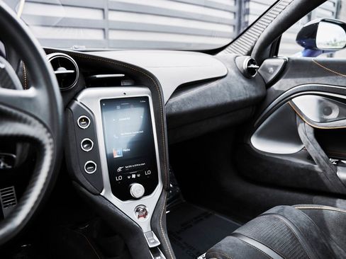 Used 2024 McLaren 750S RWD image 57
