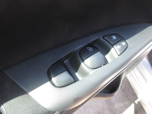 Used 2015 Nissan Sentra SV FWD image 13