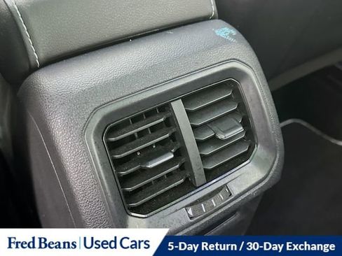 Used 2023 Volkswagen Taos SE w/ Panoramic Sunroof Package image 26