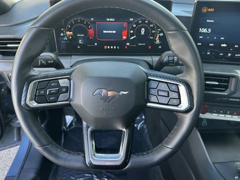 Used 2025 Ford Mustang Coupe RWD image 17