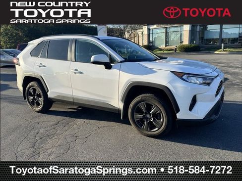Used 2019 Toyota RAV4 XLE image 1