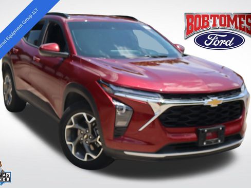 Used 2024 Chevrolet Trax LT w/ LT Convenience Package FWD image 1