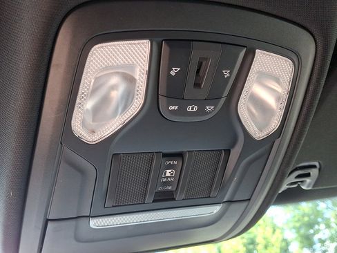 Used 2019 RAM 1500 Big Horn AWD/4WD image 32
