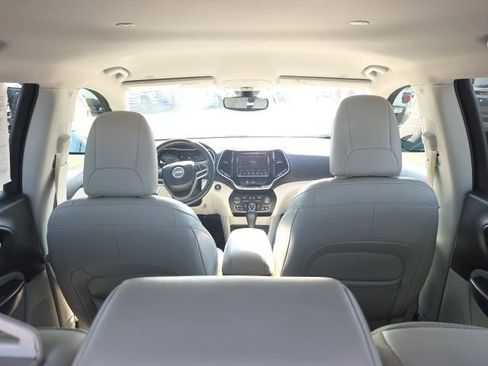 Used 2019 Jeep Cherokee Limited image 13