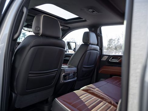 Used 2026 GMC Sierra 3500 Denali Ultimate image 39