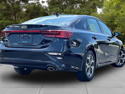 Used 2020 Kia Forte LXS FWD image 2