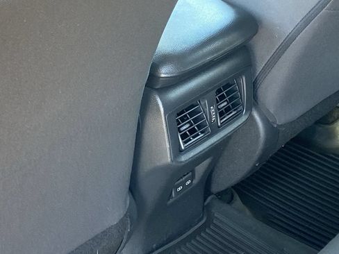Used 2024 Toyota RAV4 XLE AWD/4WD image 16