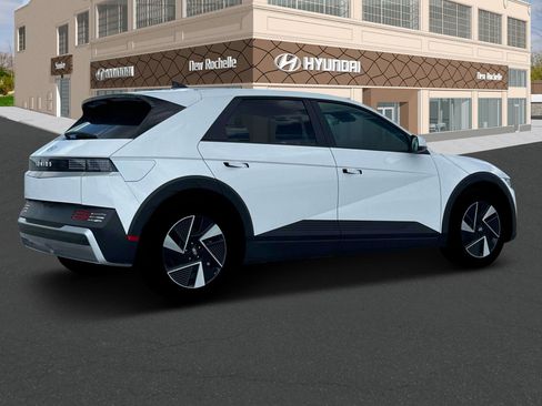 New 2025 Hyundai Ioniq 5 SE image 8