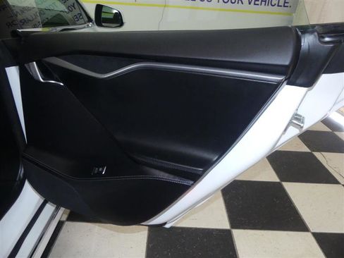 Used 2018 Tesla Model S 100D AWD/4WD image 25