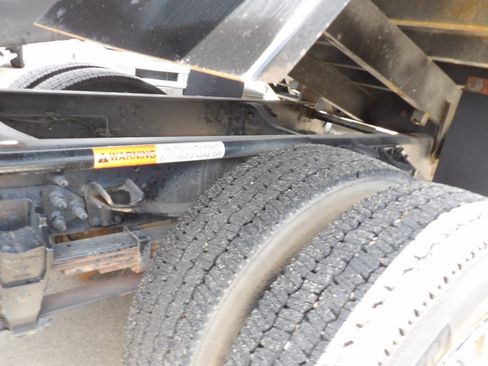 Used 2023 Ford F650 2WD Regular Cab Super Duty image 28