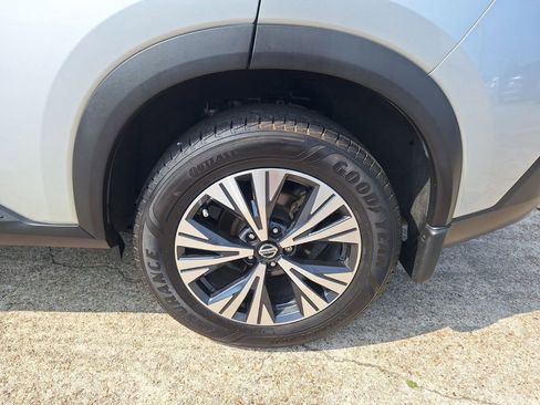 Used 2021 Nissan Rogue SV FWD image 25