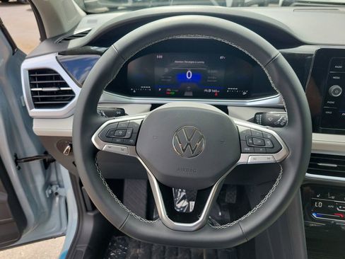 New 2026 Volkswagen Taos SE FWD image 20