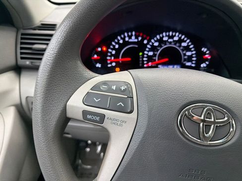Used 2011 Toyota Camry LE FWD image 23
