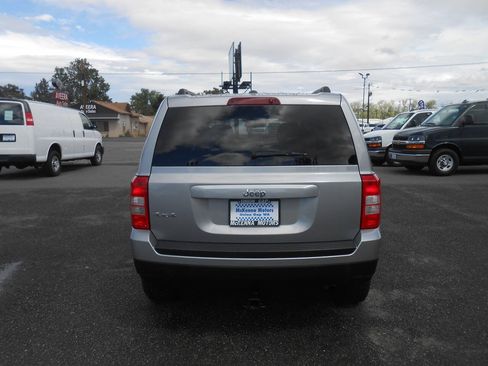 Used 2016 Jeep Patriot Sport w/ Power Value Group AWD/4WD image 8