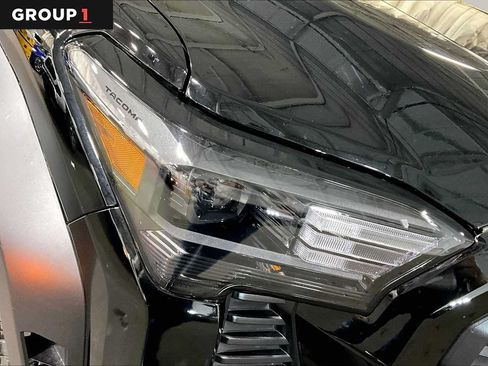 Certified 2025 Toyota Tacoma TRD Off-Road w/ TRD Off Road Upgrade Package AWD/4WD image 28