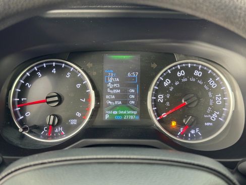 Used 2022 Toyota RAV4 XLE image 17