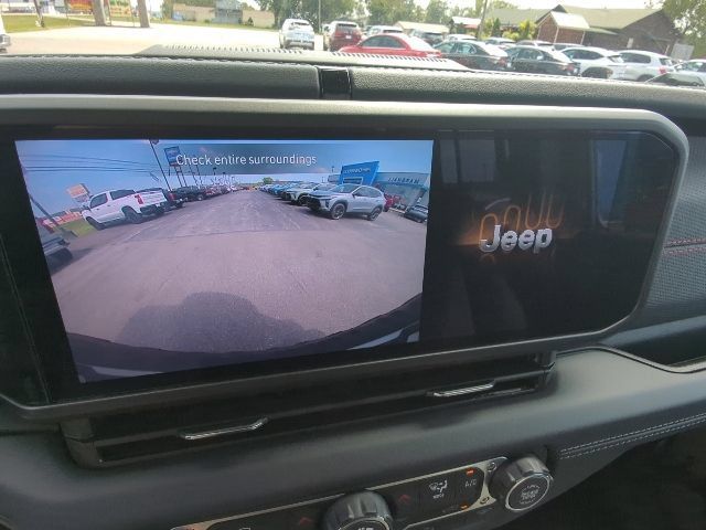 Used 2026 Jeep Wrangler Unlimited Rubicon AWD/4WD image 18