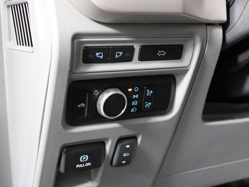 Used 2023 Ford F150 Lightning XLT image 27