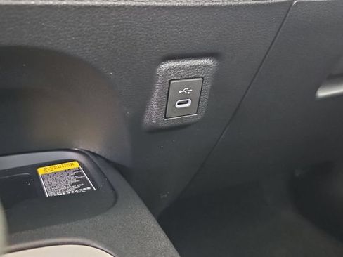 Used 2025 Toyota Corolla LE w/ LE Premium Package FWD image 19