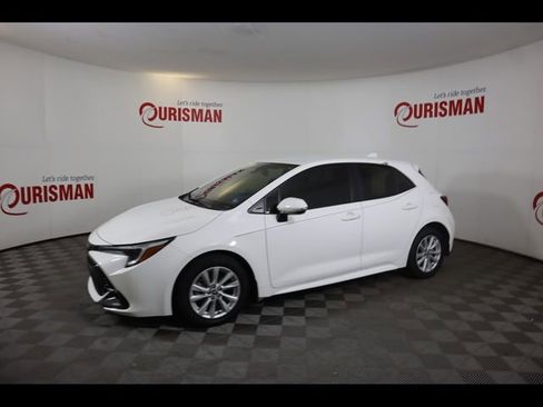 Used 2023 Toyota Corolla SE FWD image 3