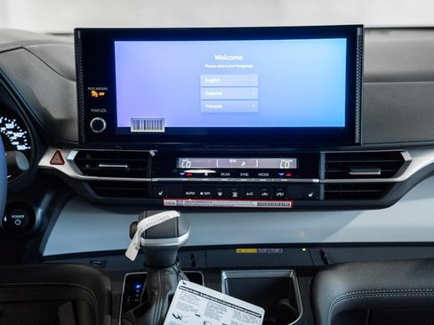 New 2026 Toyota Sienna XLE FWD image 21