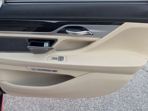 Used 2016 BMW 750Li xDrive image 19