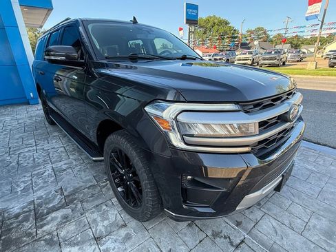 Used 2022 Ford Expedition Max XLT RWD image 4