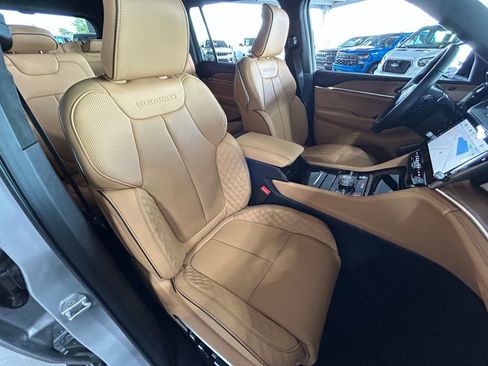 New 2026 Jeep Grand Cherokee L Summit w/ Obsidian Package AWD/4WD image 43