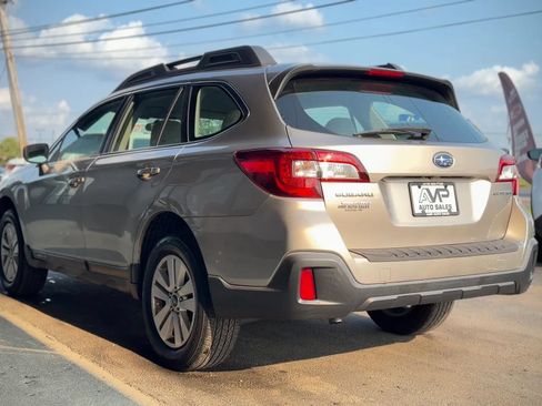 Used 2019 Subaru Outback 2.5i AWD/4WD image 4