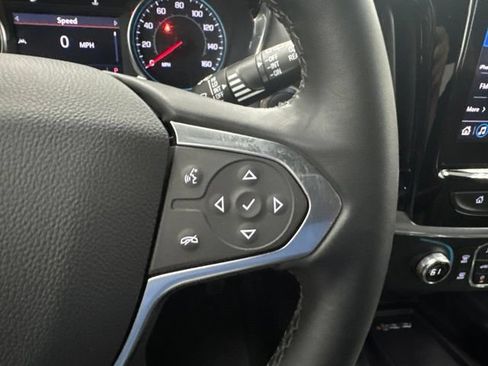 Used 2023 Chevrolet Traverse LT FWD image 12
