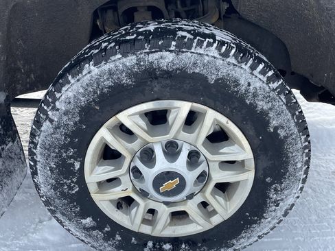 Used 2022 Chevrolet Silverado 2500 LT w/ Convenience Package image 12