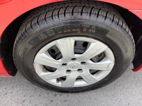 Used 2010 Toyota Camry LE FWD image 26