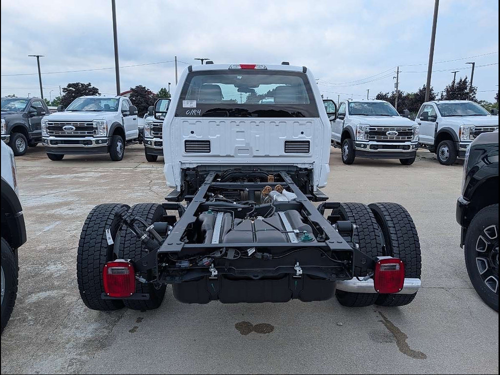 New 2026 Ford F550 4x4 Regular Cab Super Duty image 3