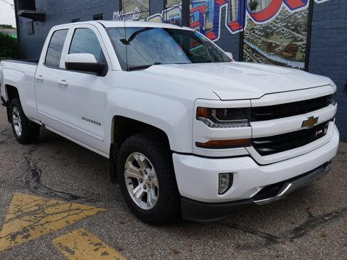 Used 2019 Chevrolet Silverado 1500 LT w/ All Star Edition AWD/4WD image 23