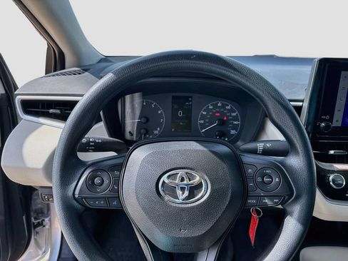 Used 2025 Toyota Corolla LE FWD image 13