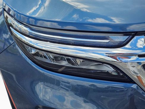 Used 2024 Chevrolet Equinox LT AWD/4WD image 4