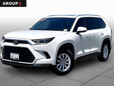 Used 2024 Toyota Grand Highlander AWD image 1