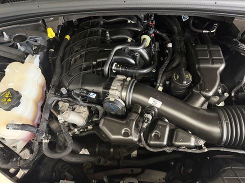 Used 2024 Jeep Grand Cherokee Limited image 11