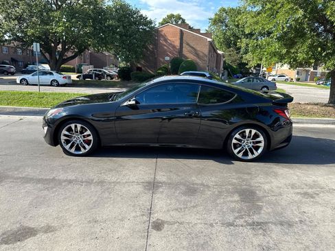 Used 2015 Hyundai Genesis 3.8 RWD image 8