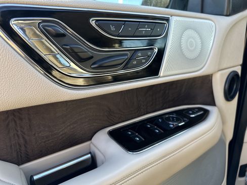 Used 2021 Lincoln Navigator L Reserve w/ Luxury Package image 15