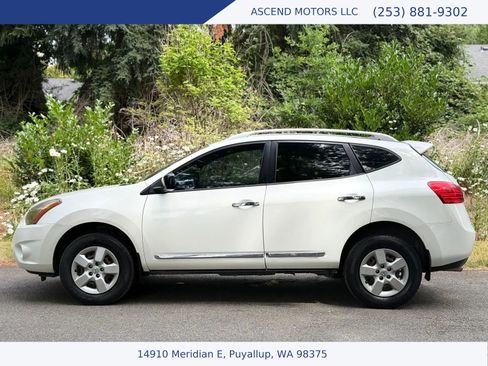 Used 2014 Nissan Rogue S w/ Convenience Package FWD image 2