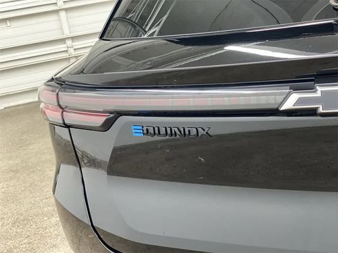 Used 2024 Chevrolet Equinox EV RS image 10