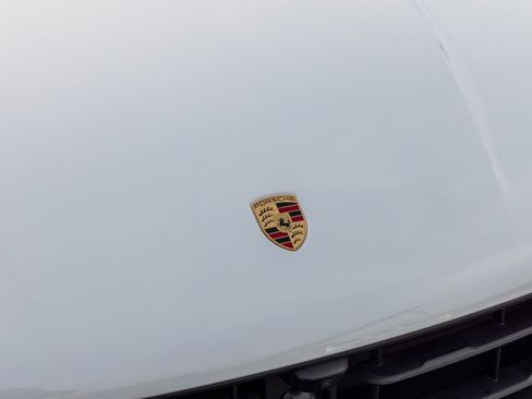 Certified 2023 Porsche Macan image 15