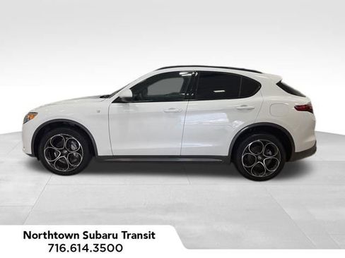 Used 2023 Alfa Romeo Stelvio Ti image 2