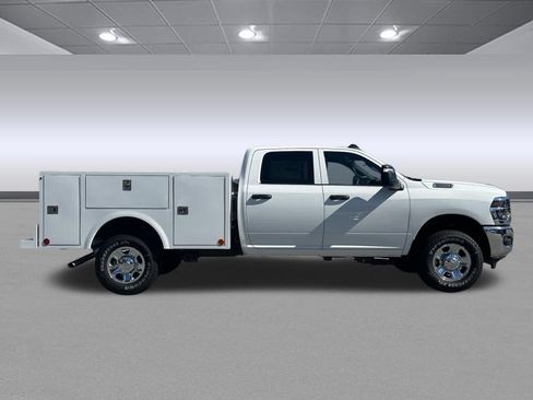New 2026 RAM 2500 Tradesman w/ Chrome Appearance Group AWD/4WD image 6