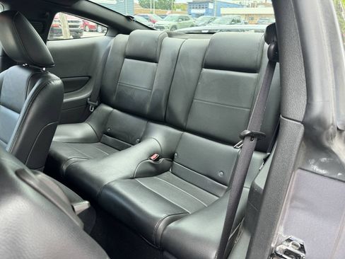 Used 2006 Ford Mustang Coupe RWD image 8