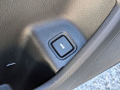 Used 2021 Honda Accord EX-L image 13